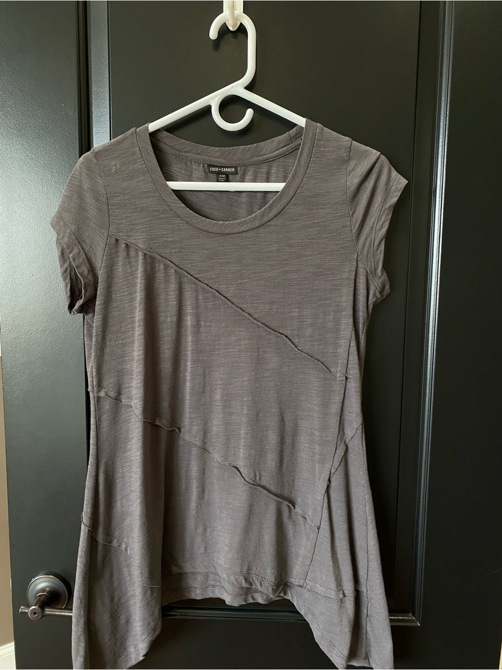 Coco + Carmen Charcoal Gray Short Sleeve Tee